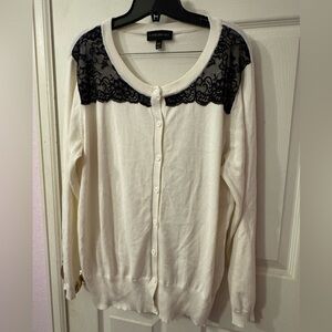 18/20 Lane Bryant Cream Cardigan with Black Lace like new condition